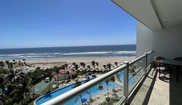 Beachfront Apartment in Acapulco Diamante