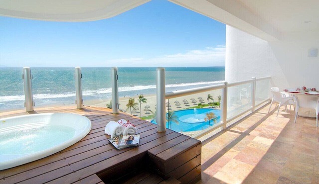 Beachfront condo with Vidanta membership