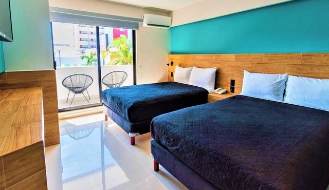 Beachside Comfort Near Camaron Beach with Terrace l 2 Comfortable Rooms