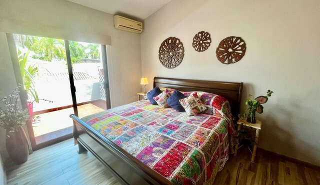 Beautiful 2-bedroom Casita in sunny Mazatlán. Private pool, fitness room and AC.
