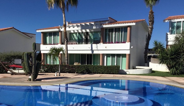 Beautiful 360 view of Cabo, Ocean, Mountains Sunrises & sunsets from roof top