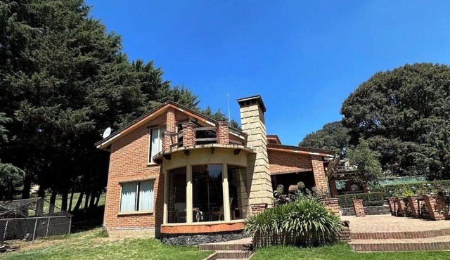 Beautiful cabin in the middle of the mountains (ideal for pets and large groups).