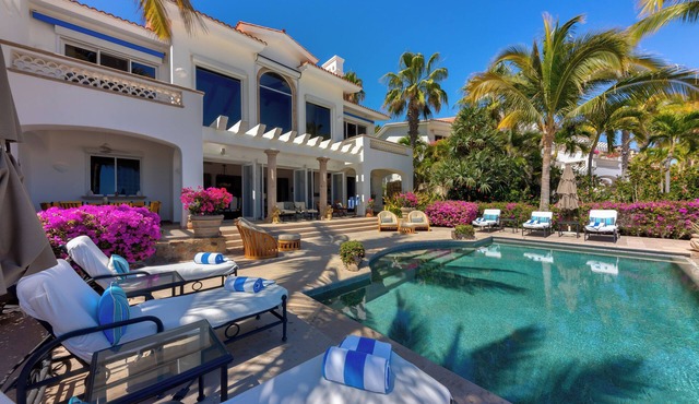 Beautiful four bedroom, fully staffed beachfront villa near the O&O Palmilla