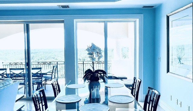 Beautiful 3 Bedroom Villa with Beautiful Sunsets n 5th Floor