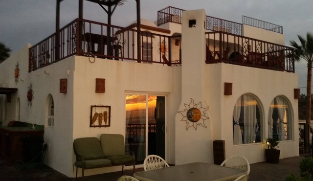 Beautiful oceanfront villa - large terrace, bbq, fire pit, pool, jacuzzi, beach
