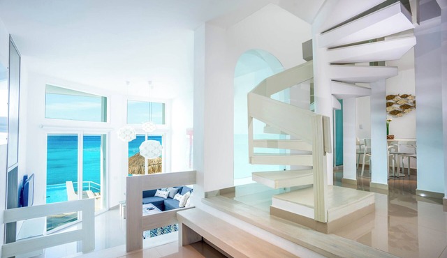 BEAUTIFUL OCEANFRONT HOME IN COZUMEL ISLAND
