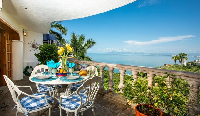 Beautiful & relaxing Condo Azul in prestigious Conchas Chinas