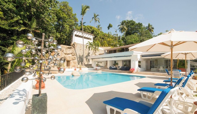 Beautiful Villa with Pool and Bay Views in Acapulco in Acapulco de Juárez