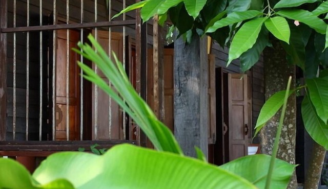 Bed&Breakfast, 1 King size bed, near Chiang Mai railway station