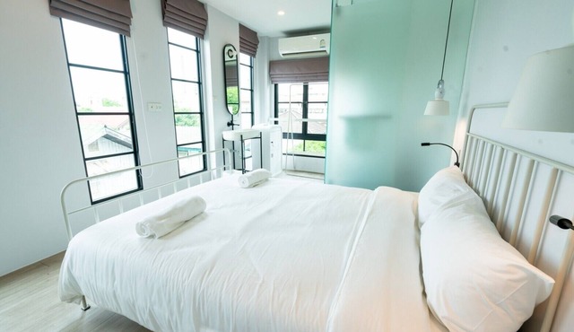 Bedspread Hostel - Adults Only