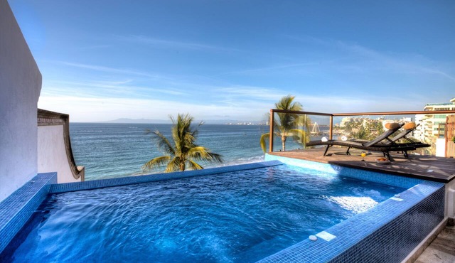 Best location right on Los Muertos beach, Sky Suite D