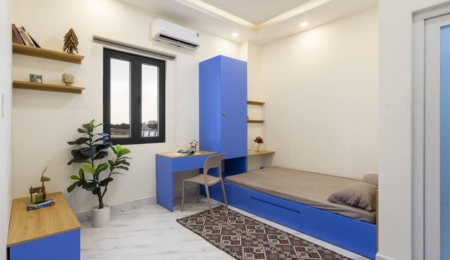 Between airport & D1 center, fast wifi & check-in 24/7