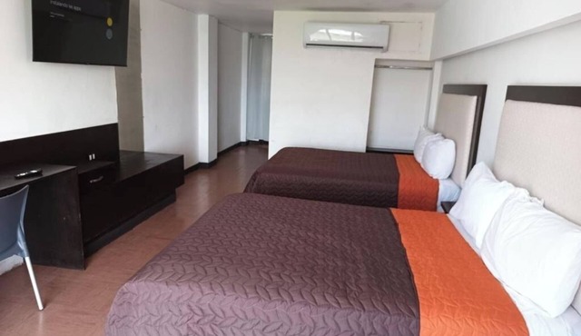 Big Crew & Comfort: Four Scenic Rooms Perfect for Families & Group Adventures