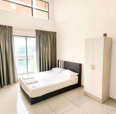 Big Homestay 7Beds 4Rooms & 4Baths Gated Guarded Landed 2 Storey House