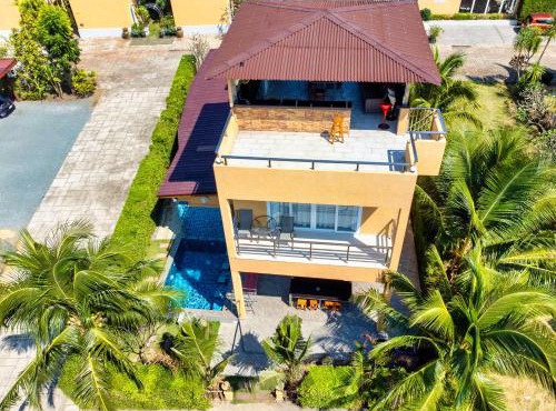 Blue Lion Small Pool Villa - by KohChangVillas
