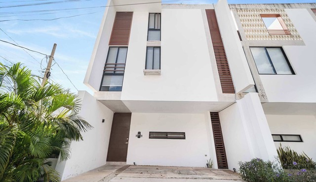 Bright & Spacious Mérida Retreat | 3BR Home with Private Pool in Mérida