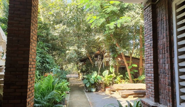Brightness Villa has lots of stories behind which link to Phare Ponleu Selpak.