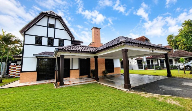 Bucketland Villa 4 Alor Gajah Melaka - Private Pool & Karaoke