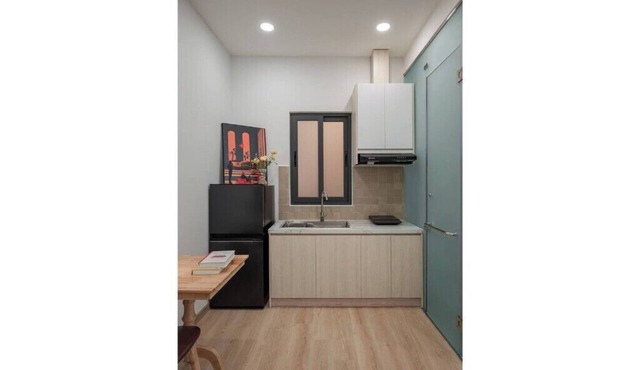 Budget Chic Apt Near Airport