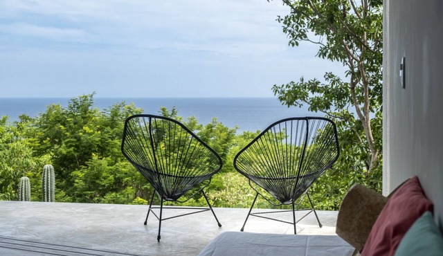 Bungalow to Wake Up to Ocean Views and Unforgettable Sunsets