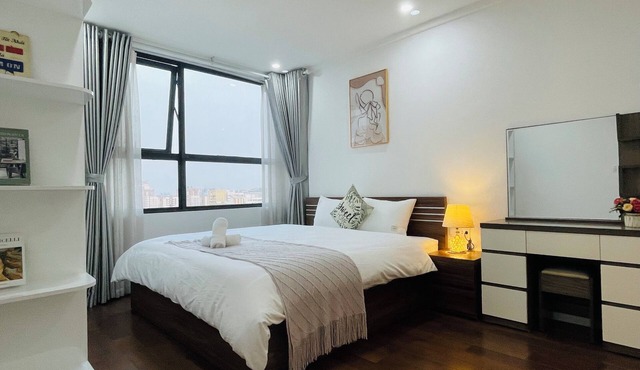 Căn hộ 3 phòng ngủ, 2 phòng tắm hiện đại, sang trọng - Vinhomes D'Capitale