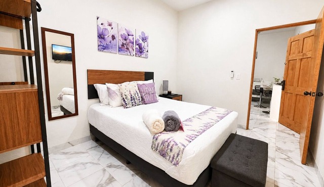 CABO DOWNTOWN STUDIOS: Modern Queen Bed retreat #7