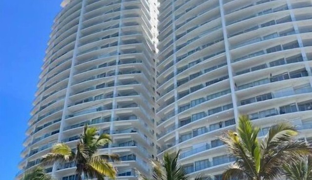 Camino al Mar beachfront condo