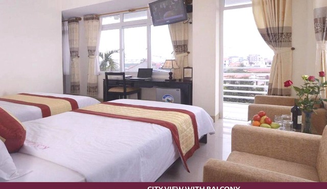 Canary Hotel- Great for group (1-16 persons) -"Easy walking" to visit Hue City