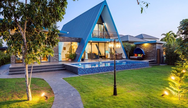Canary Luxury Pool Villa @ Silver Lake - Pet Friendly