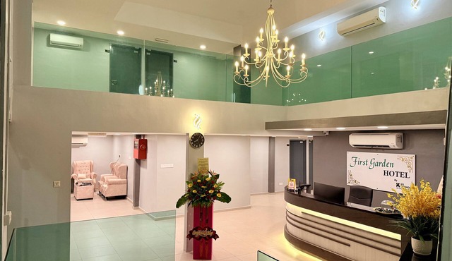 Capital O 91281 Hotel First Garden By Kr Cosmos