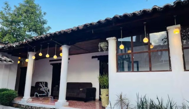 Casa a Pocos Pasos del Centro con Amplio Jardin