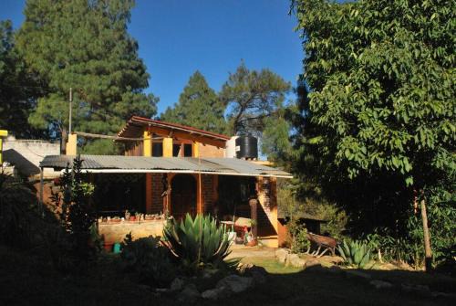 Casa 4 Estaciones Retreat B&B