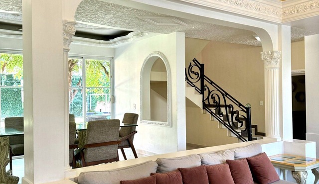 Casa Arcangel SM 3 minutes from the Marina, Mercado del Mar & The Beach