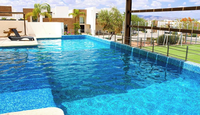 Casa espaciosa 3R/2.5b, patio privado in Hermosillo