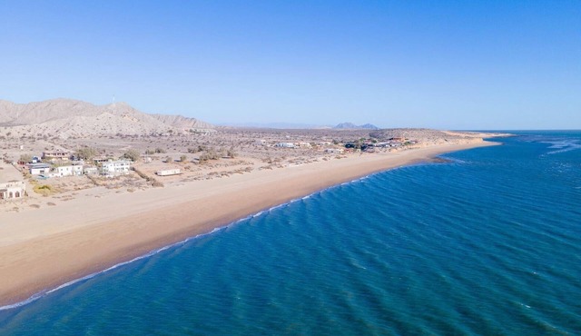 Casa Grande, A spacious 4-bedroom Beach Home