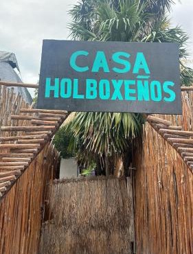Casa Holboxeños
