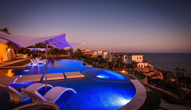 Casa Katrina: Sophisticated Hilltop Retreat, Stunning Ocean Views, Infinity Pool, Palmilla Luxury