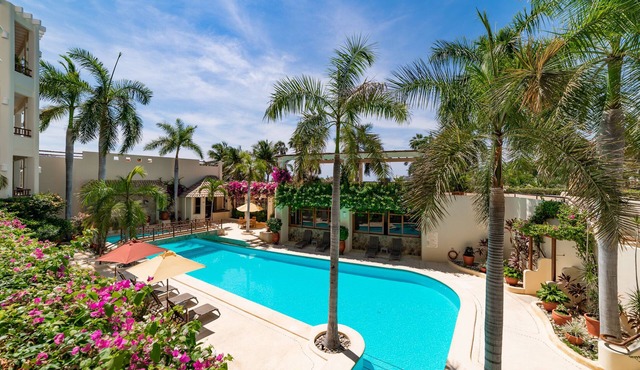 Casa Kiskadee - HUATULCO HAVEN - 3 BEDROOM STEPS FROM PLAYA CHAHUE AND CHEDRAUI