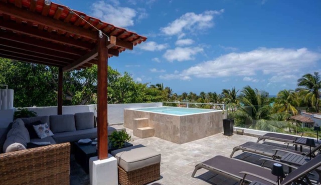Casa Pescada | 4 BR | Beach Access Tropical Villa