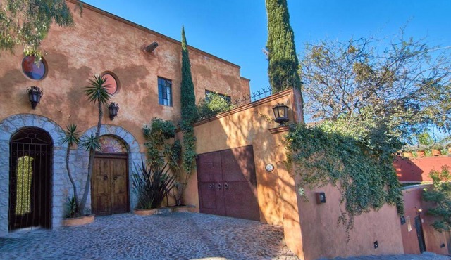 Casa Puesta del Sol w/views slps 8 3 bths 3 bed