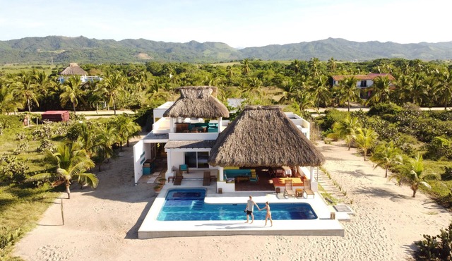 Casa Quetzal - Private beachfront villa - Swimming pool & total peace & quiet
