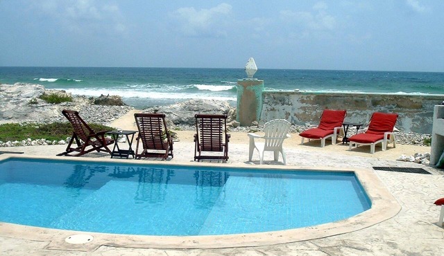 Casa Rosa -Beautiful Ocean Front Home - Studio Apartment