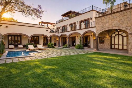 Casa Rose, 6BR Estate with Private Pool & Rooftop