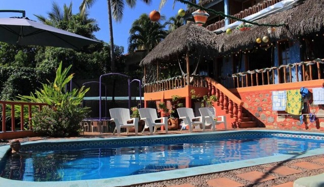 Casa totalmente equipada,with ocean view, beach 5 minutes away! Wifi, in Manzanillo