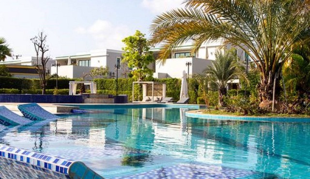 CASTLE BAYVIEW RESORT & SPA