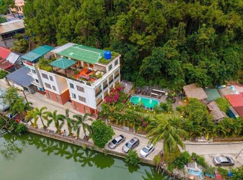 Catba Backpackers - Sea Vibe Pool Bar & Bungalow