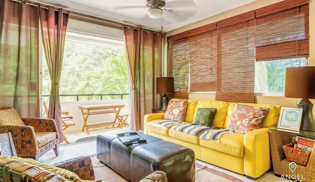 Central Condo: Pool, Steps to 5th Ave & Beach