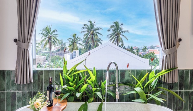 Central Hoi An - Entire 4 Bedroom Villa with Private Pool & Bathtub