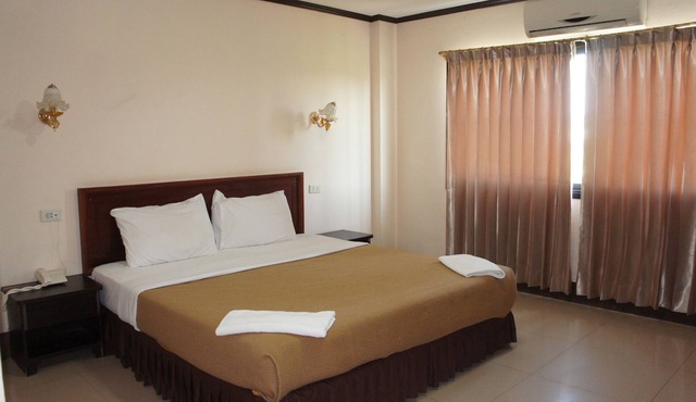 Chaleunehoung Hotel