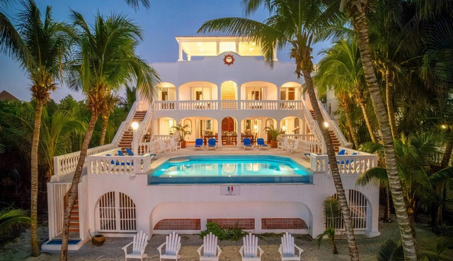 Chango Villa - Ocean Front - Private Beach - 7 Bedrooms - Scuba Diving